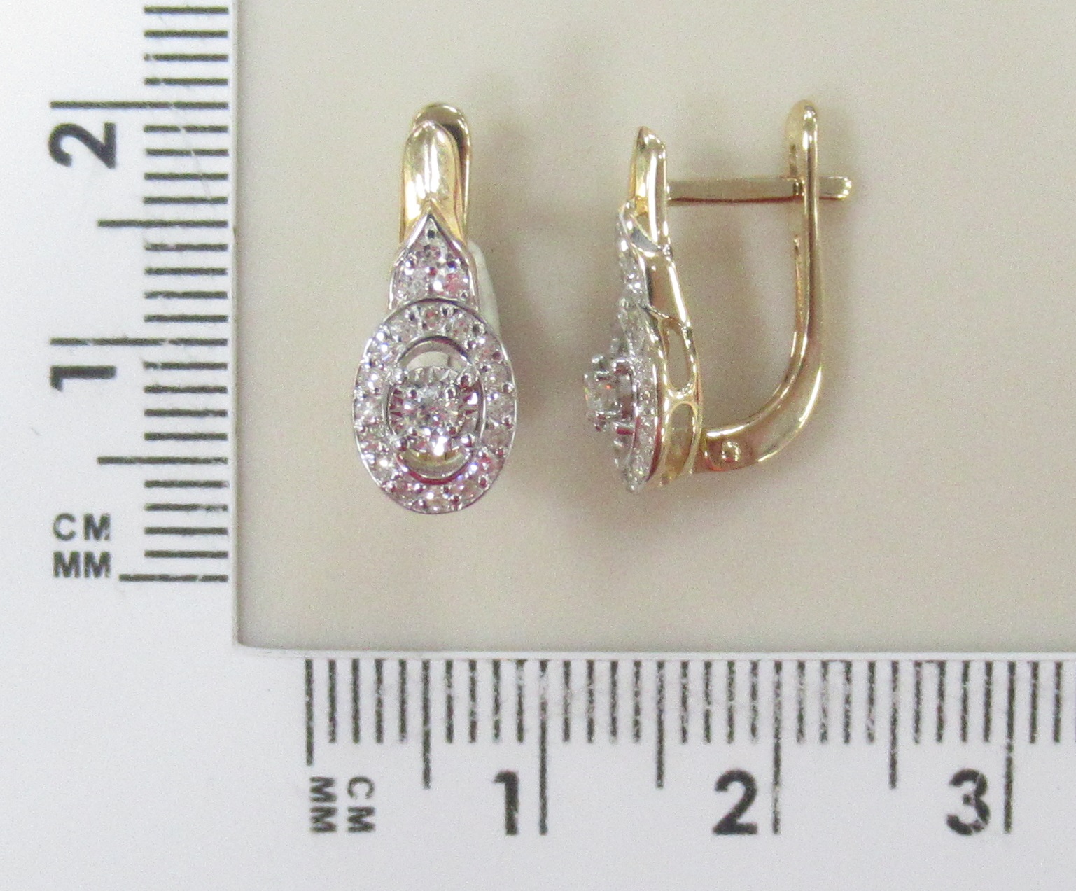 Серьги из золота с бриллиантами
